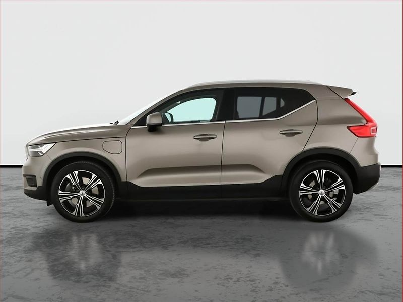 Volvo XC40 (2020) T5 Recharge - fotka 3 z 21