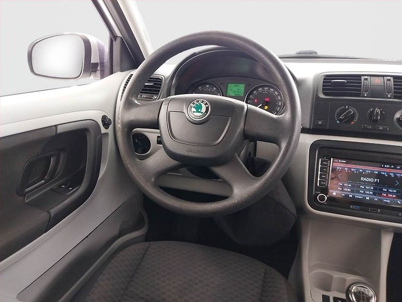Škoda Fabia (2012) Ambiente 1.2 12V, po STK - fotka 7 z 19