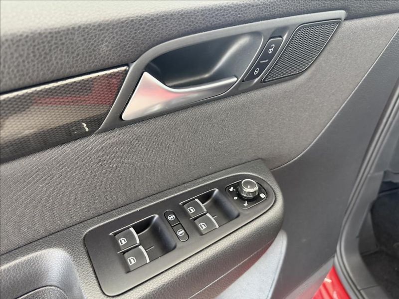 Seat Alhambra 1,4 TSI, 7-míst,Navi,Panorama - fotka 15 z 33