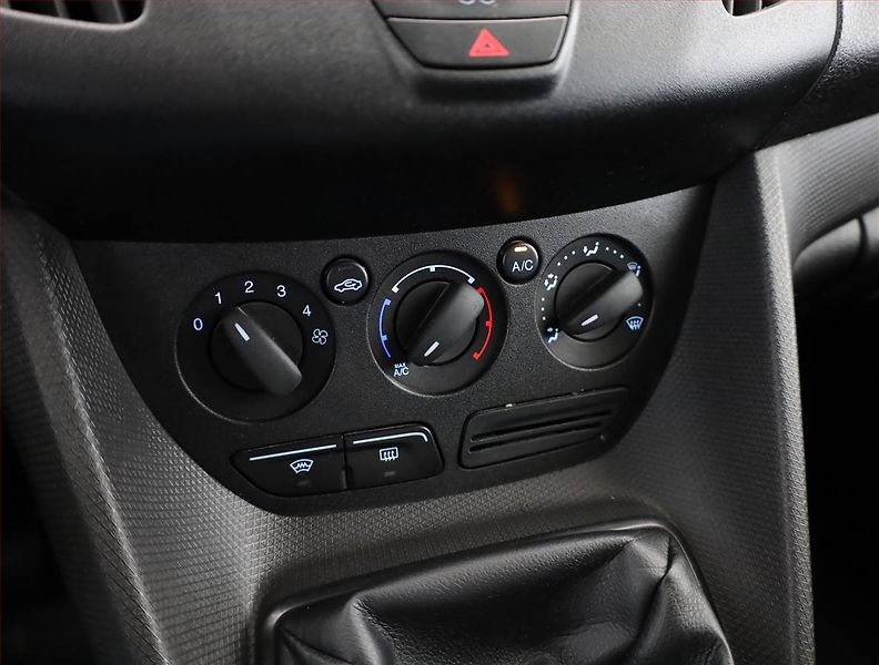 Ford Transit Connect (2015) Maxi Trend 1.6 TDCi, 5Míst, ČR - fotka 10 z 14