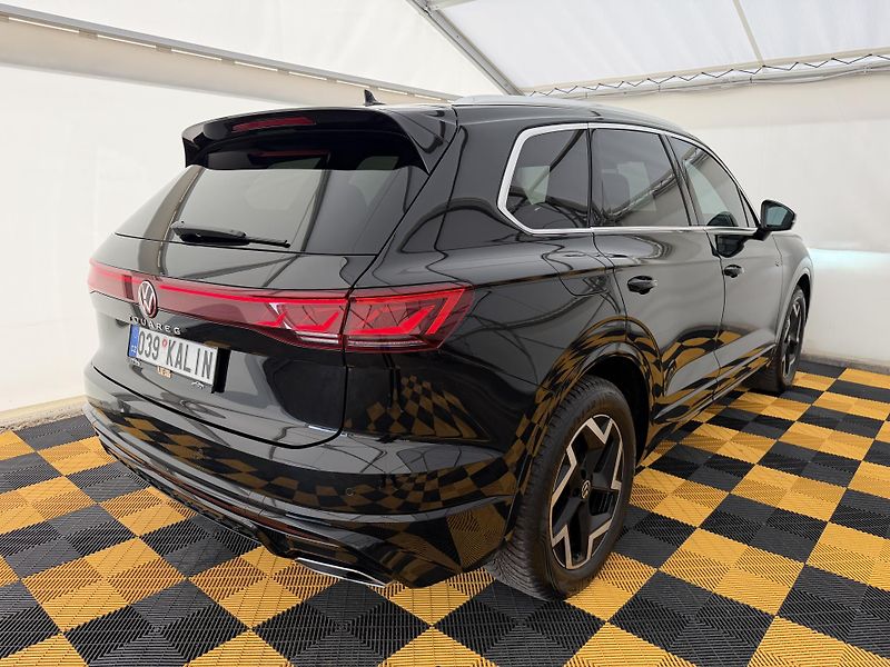 Volkswagen Touareg 3.0Tdi*1-MAJ*DPH*HUD*R-LINE* - fotka 5 z 47