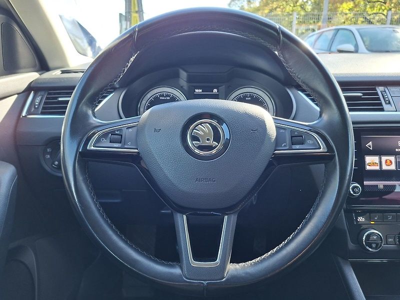 Škoda Octavia COMBI 2,0 TDI 150k M6 - fotka 18 z 25