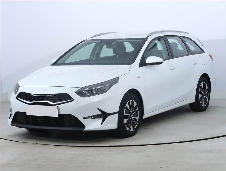 Kia Ceed (2024) 1.5 T-GDI - fotka 2 z 22