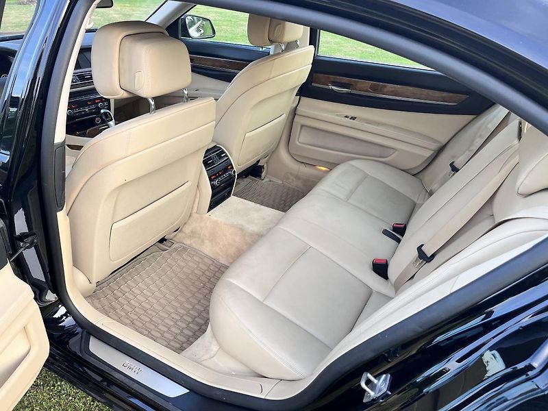 BMW Řada 7 740 LI,LONG,240KW,MINISTERSTVO - fotka 14 z 49