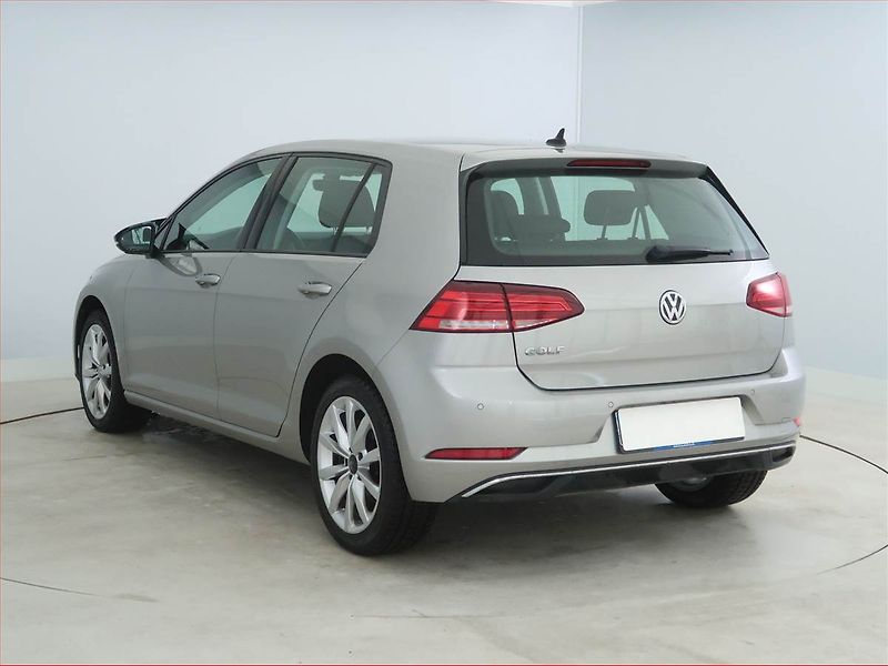 Volkswagen Golf (2019) Highline 1.0 TSI, Tempomat - fotka 4 z 18