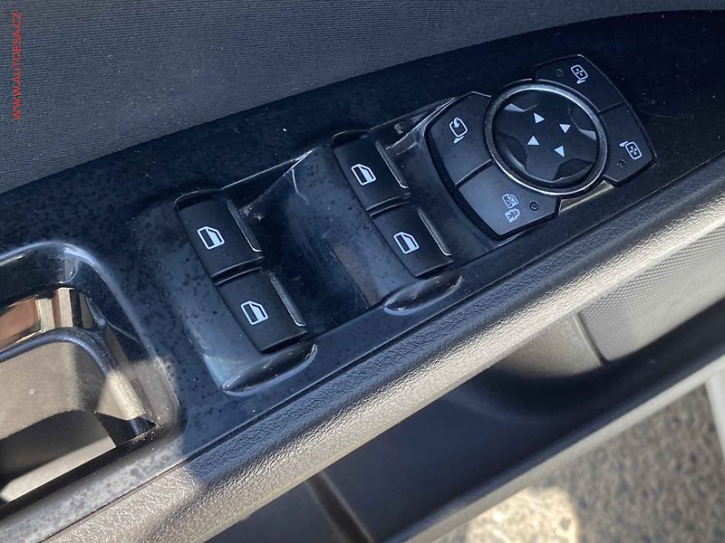 Ford Mondeo (2015) 2.0 TDCi, ČR, LED, park.čidla - fotka 11 z 16