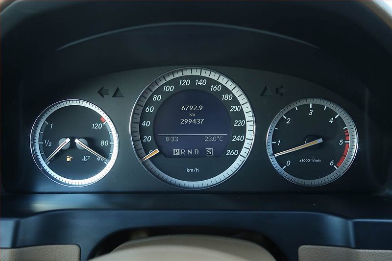 Mercedes-Benz Třídy C (2008) C 320 CDI 4MATIC, 4X4 - fotka 11 z 19