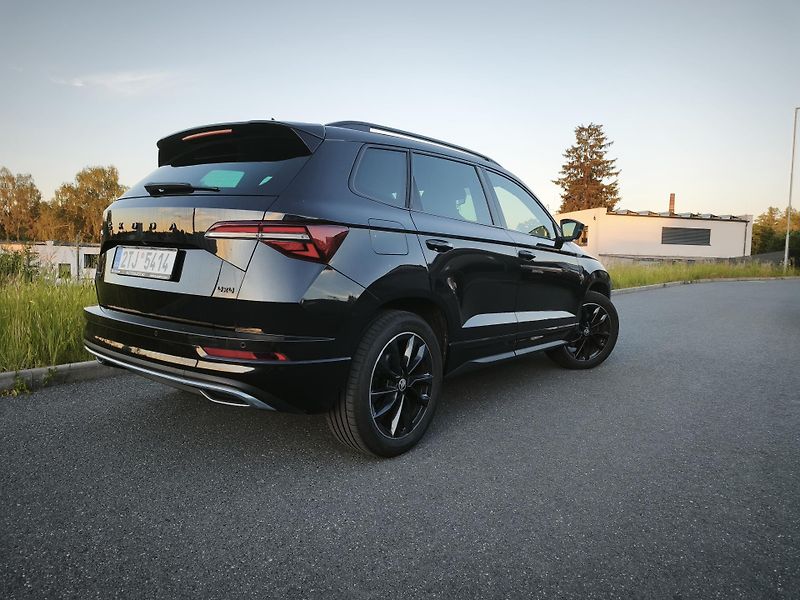 Škoda Karoq (2023) S-line 2.0 TSI 140 kW 4x4 DSG - fotka 5 z 27