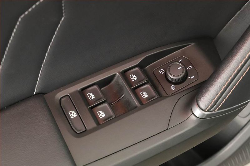 Cupra Formentor (2022) 1.5 TSI - fotka 16 z 17