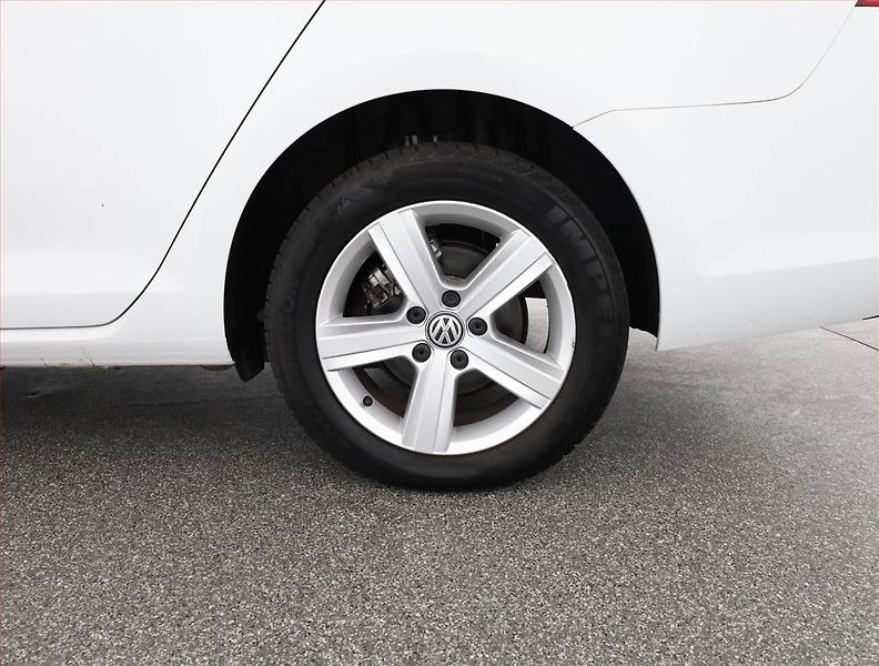 Volkswagen Golf (2014) Highline 1.6 TDI, Tempomat - fotka 12 z 14
