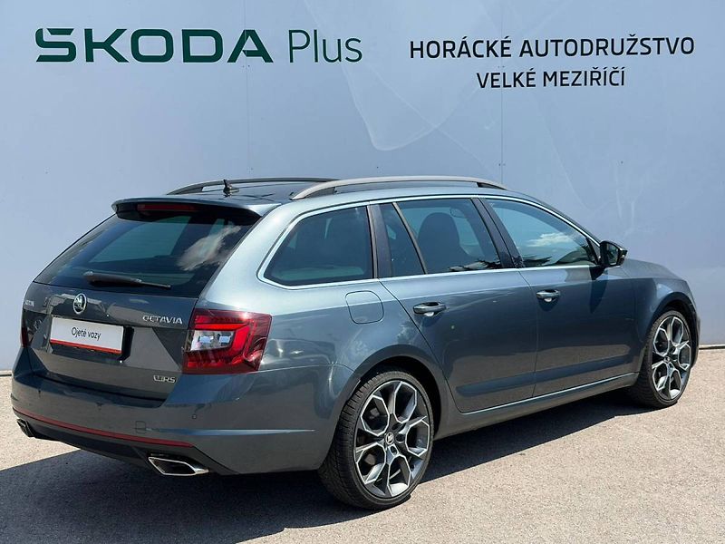 Škoda Octavia combi RS 2,0 TDI 135 kW 6° DSG - fotka 2 z 30