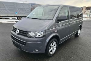 Volkswagen Transporter T5 Caravelle 2.0 TDI.