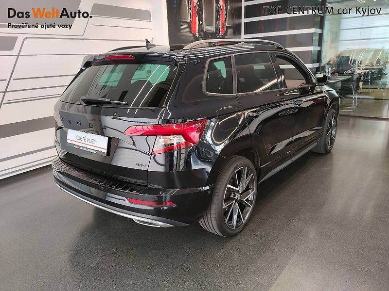 Škoda Karoq (2021) Sportline 2.0 TSI 4x4 (140kW/1 - fotka 2 z 31