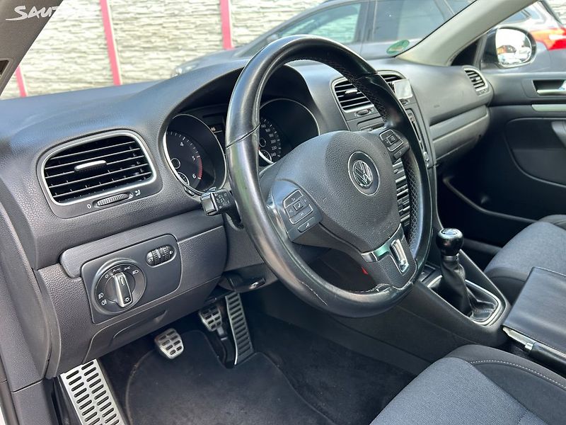 Volkswagen Golf (2011) 1.6 TDi 77KW 4-MOTION SERVISKA - fotka 11 z 34