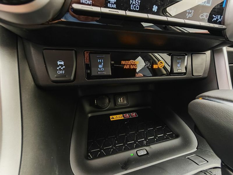 Toyota RAV4 2.5 Comfort Style 4x4 - fotka 33 z 38