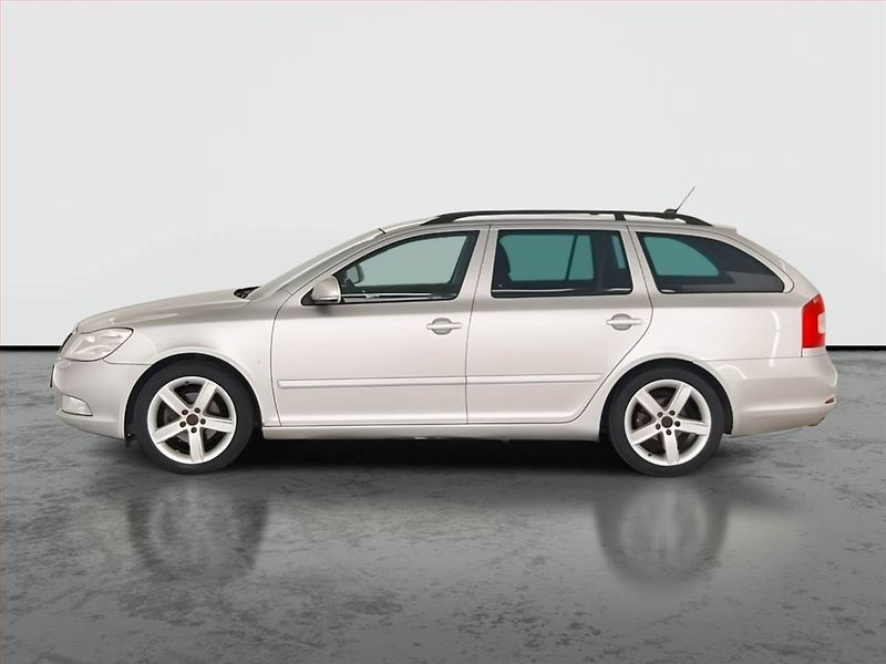 Škoda Octavia (2010) 1.6 TDI, Tempomat - fotka 3 z 22