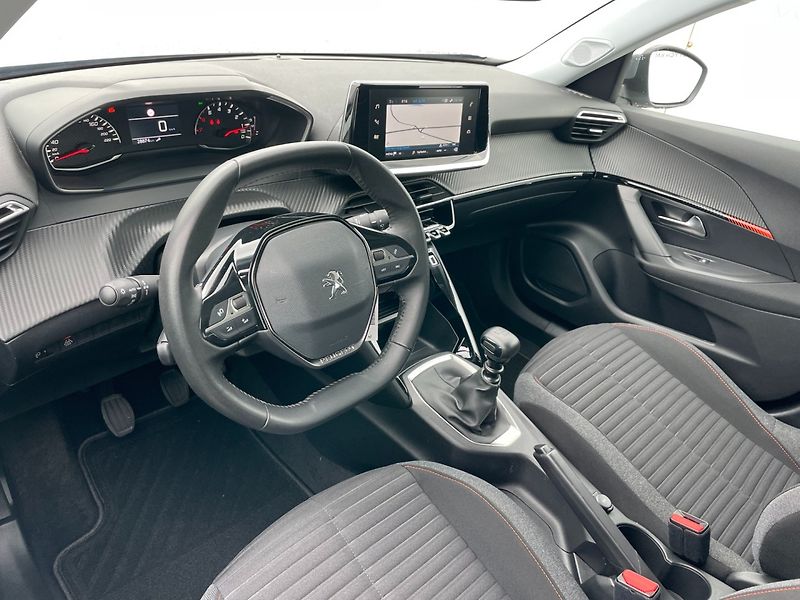 Peugeot 2008 (2021) 1.2PT 74kW! 1.maj! Navi! LED! - fotka 12 z 32