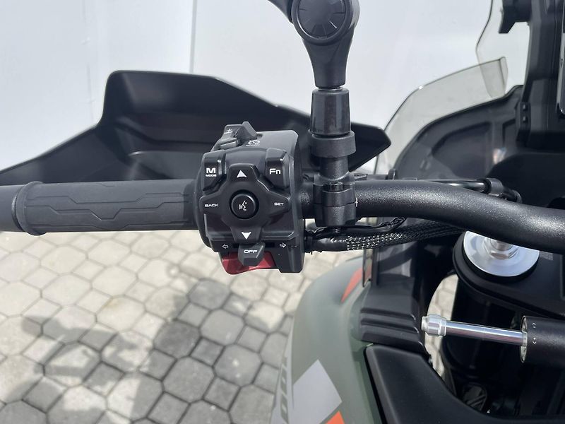 CFMOTO (2026) 1000MT-X Touring EU5+ - fotka 11 z 12