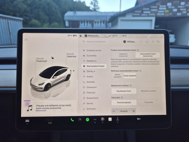 Tesla Model 3 LONG RANGE DUAL MOTOR SOH 91% - fotka 23 z 50