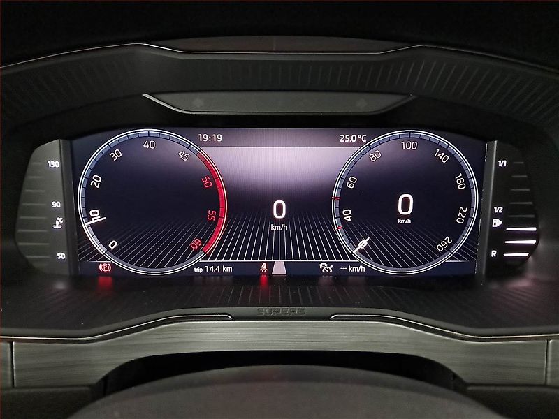Škoda Superb (2022) Ambition 2.0 TDI - fotka 11 z 19