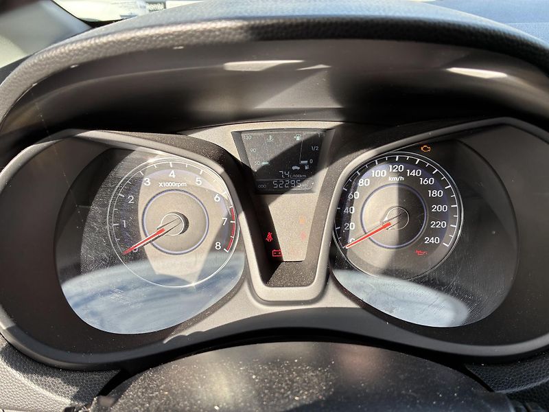 Hyundai ix20 1.6 i 92kW KLIMA TAŽNÉ ČR  - fotka 14 z 23