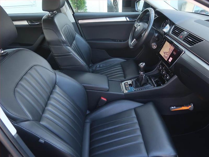 Škoda Superb (2018) Style 1.6 TDI, Serv.kniha - fotka 9 z 15