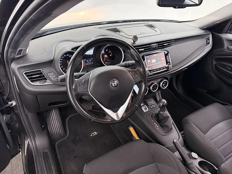 Alfa Romeo Giulietta 1.4T Aut. MultiAir 125kW Super - fotka 3 z 11