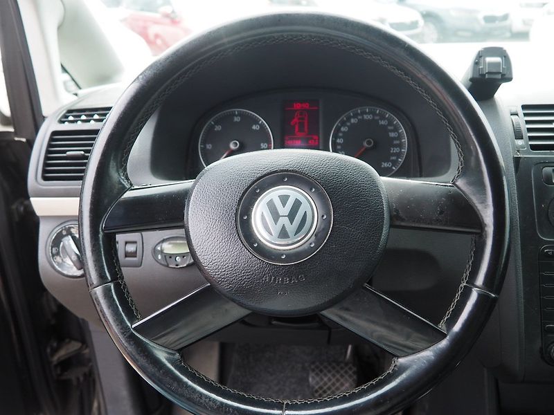 Volkswagen Touran (2003) 1.9 TDI 77 kW, DSG, Webasto - fotka 23 z 33