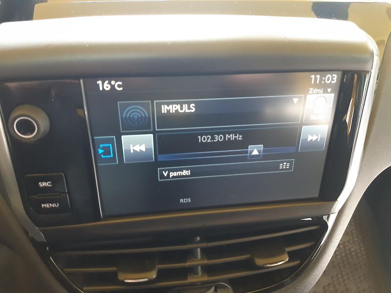 Peugeot 208 1.2 i KLIMA koup. ČR - fotka 11 z 27