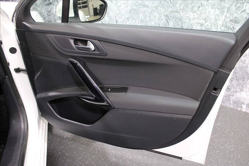 Peugeot 508 1,6 16V CZ původ, nízký nájezd - fotka 10 z 31