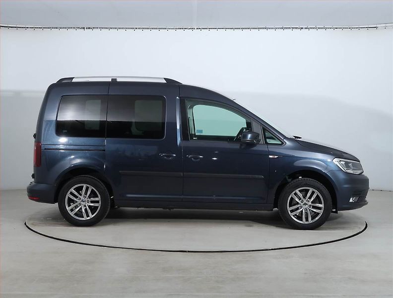 Volkswagen Caddy (2019) 1.4 TSI, 5Míst, ČR, 1Maj - fotka 6 z 19