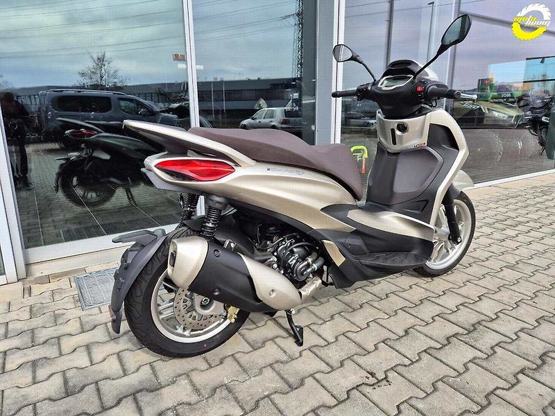 Piaggio Beverly 300 (2024) SKLADEM - fotka 4 z 19