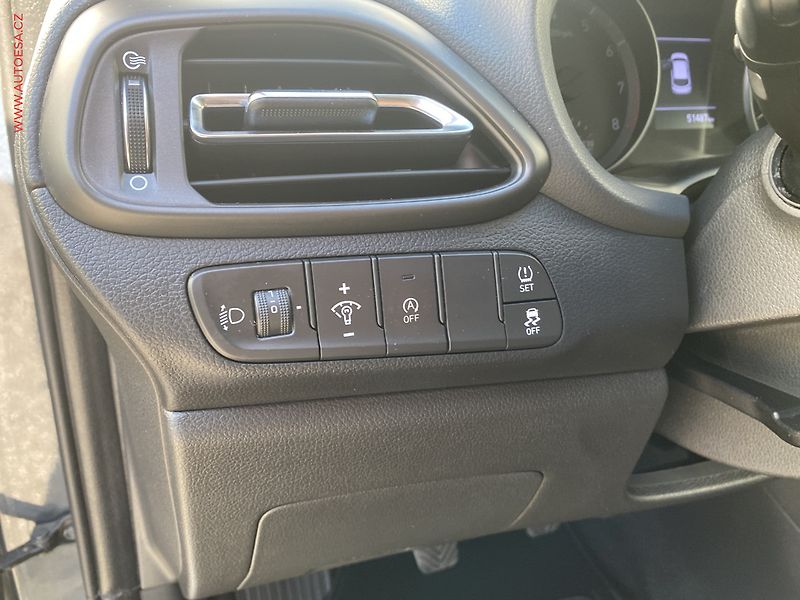 Hyundai i30 (2023) 1.5 T-GDi, ČR, Smart, TZ - fotka 15 z 18