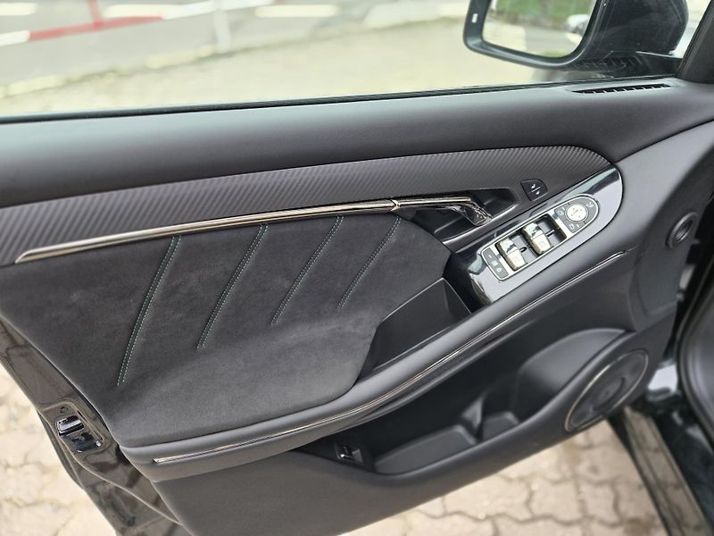 Voyah FREE 318 REV (2025) REV 318 AWD Hybrid - fotka 8 z 17