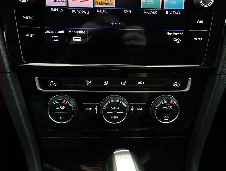 Volkswagen Golf (2019) 1.6 TDI, Automat, Tempomat - fotka 10 z 19