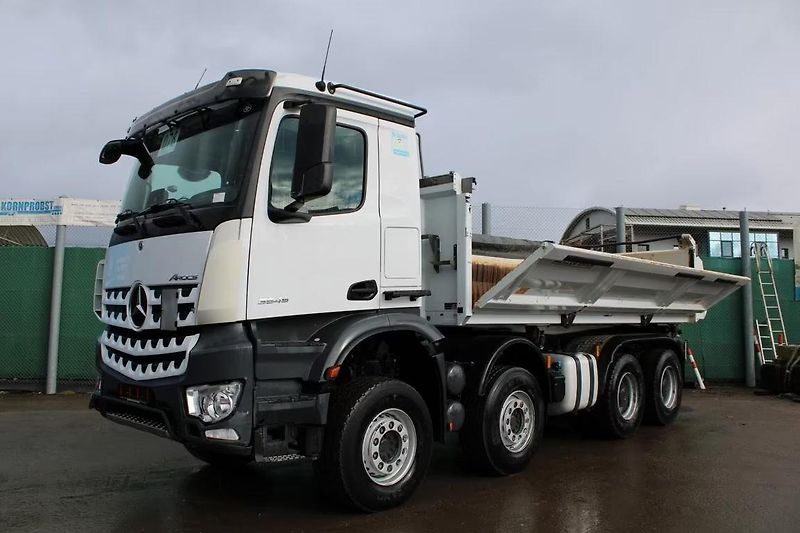 Mercedes-Benz AROCS 3548 8x4 BORDMATIC - fotografie inzerátu