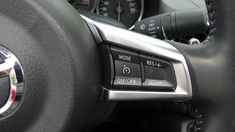 Mazda MX-5 RF 2.0 Skyactiv-G184 Exclusive - fotka 13 z 22
