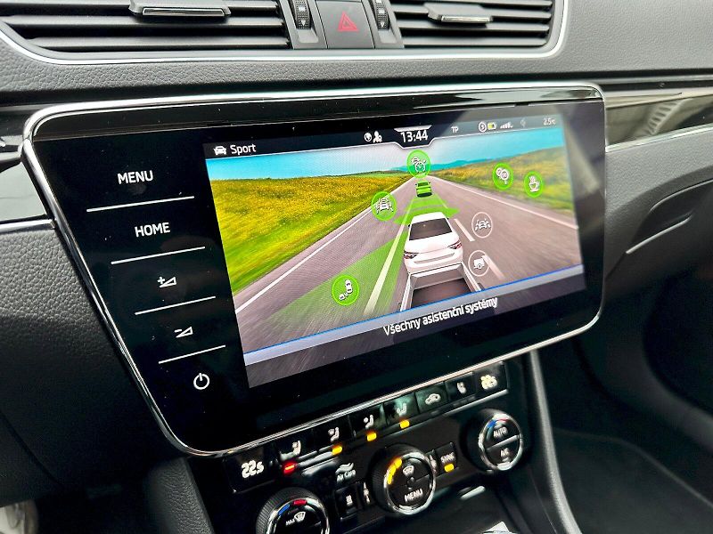 Škoda Superb (2023) 2.0 TDI 147kW L&K 4x4 DSG - fotka 16 z 28