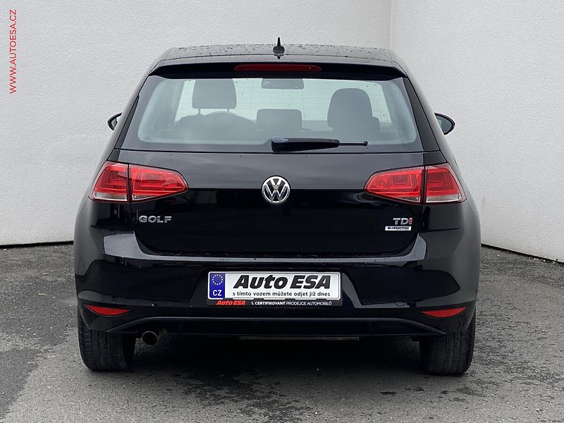 Volkswagen Golf (2015) 1.6 TDi, Trendline, navi - fotka 5 z 18