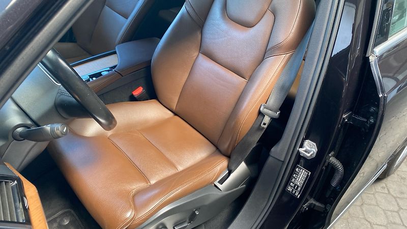 Volvo XC90 INSCRIPTION, B5 AWD, 173+10 kW - fotka 8 z 34