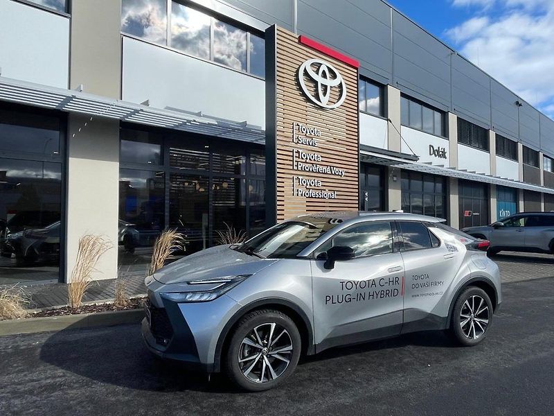 Toyota C-HR 2.0 Plug-In Hybrid Style - fotka 1 z 28