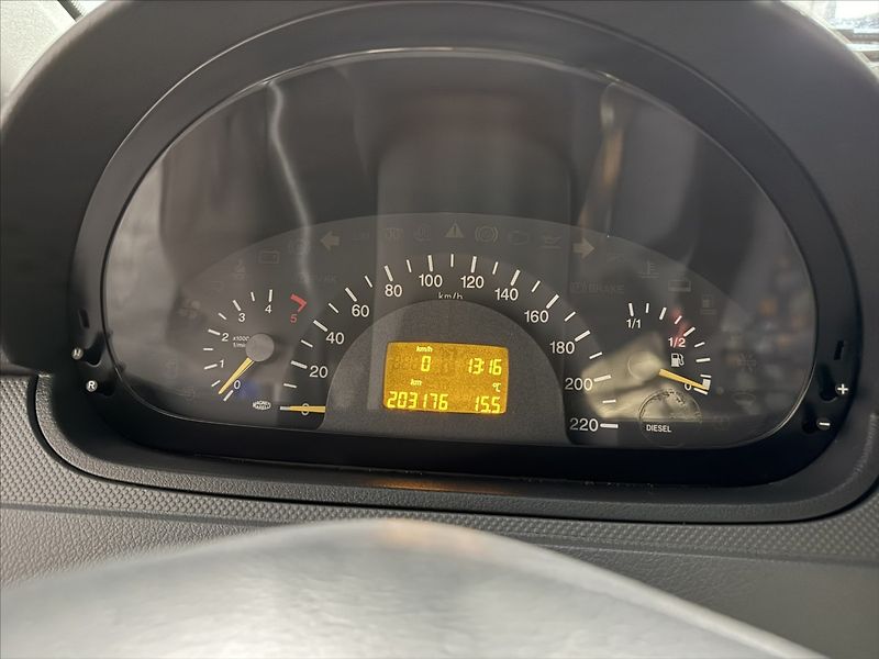 Mercedes-Benz Vito 2,2   CDI ČIDLA TAŽNÉ 6 MÍST - fotka 9 z 26