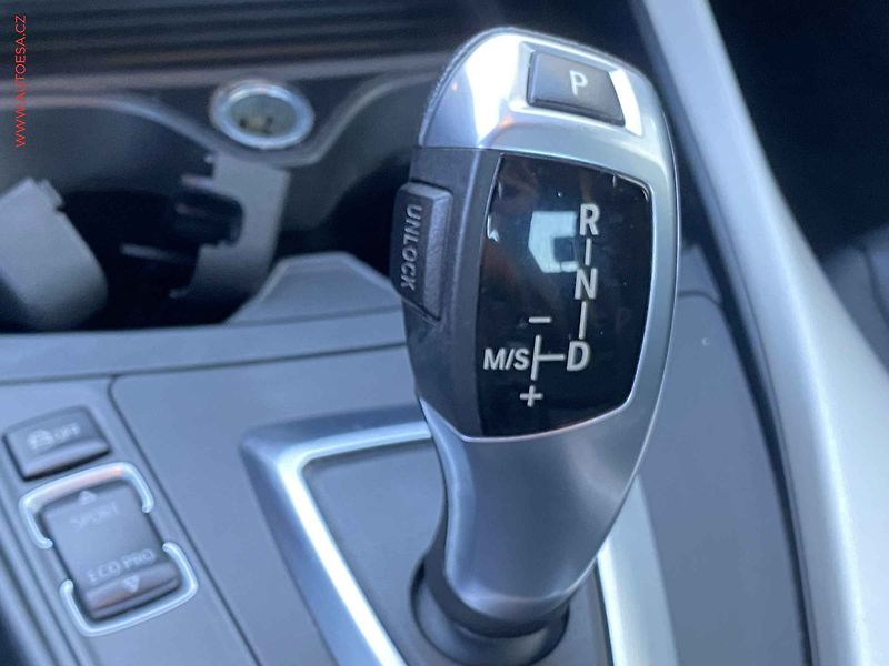 BMW Řada 2 (2014) 2.0i 220i, AT, kůže - fotka 14 z 18