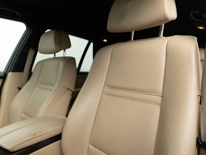 BMW X5 xDrive50i - fotka 20 z 22