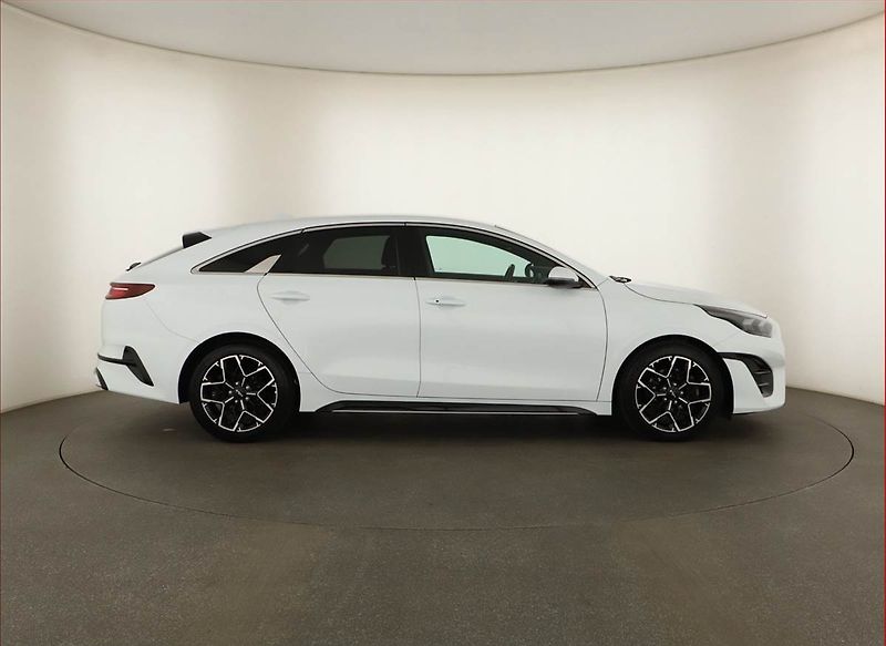 Kia Pro_Ceed (2023) GT-Line 1.5 T-GDI - fotka 6 z 17