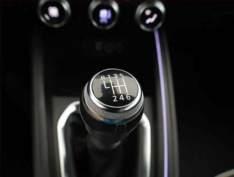 Renault Clio (2022) 1.0 TCe, Kůže, Navi, Tempomat - fotka 14 z 19
