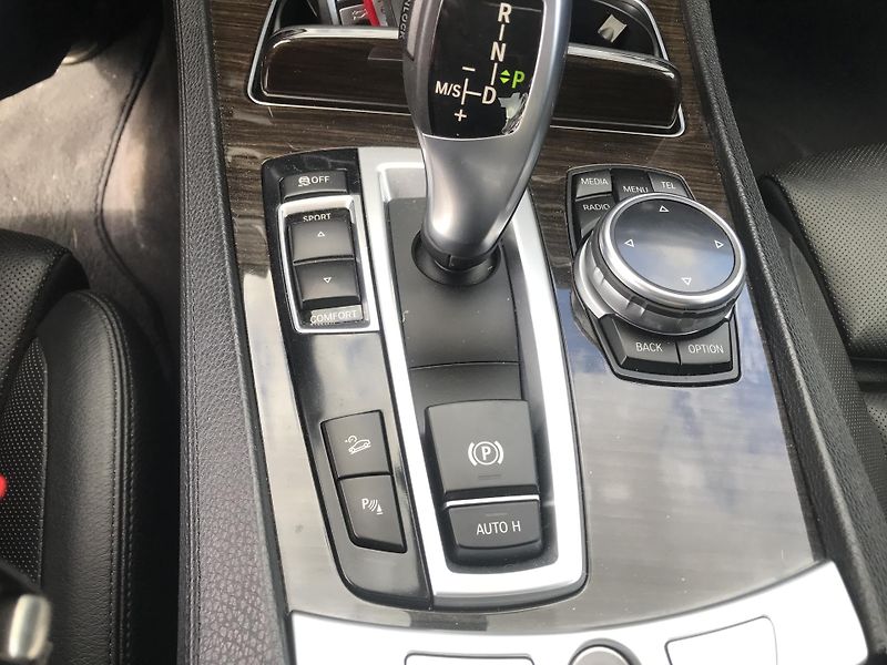 BMW Řada 7 740d X-Drive,Facelift,Hud,ČR.. - fotka 13 z 16