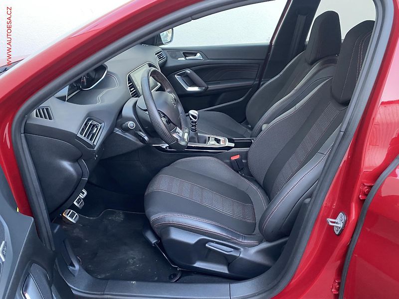 Peugeot 308 (2019) 1.2PT, GT Line - fotka 9 z 18