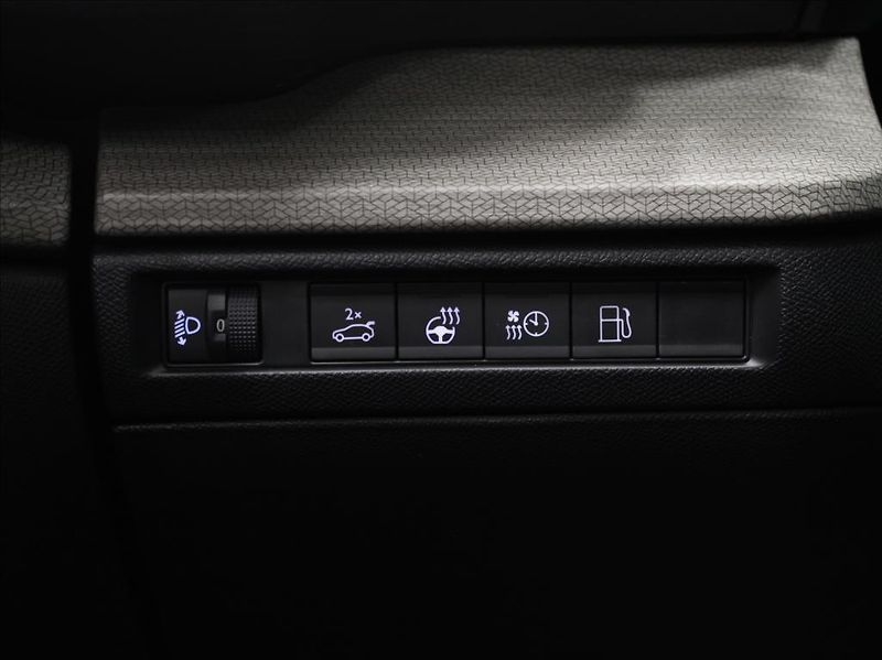 Citroën C5 X 1,6 PHEV 225 Shine PACK Pano. - fotka 19 z 27