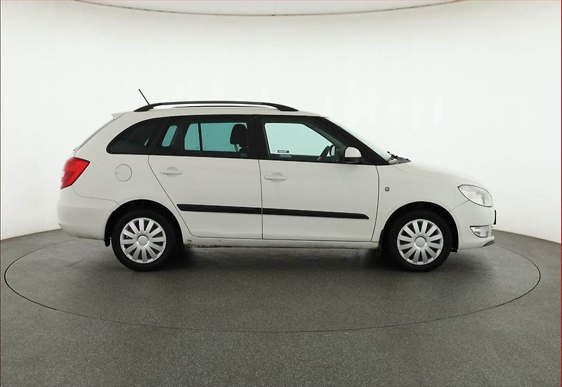 Škoda Fabia (2012) 1.2 TSI, po STK, udržované - fotka 6 z 12
